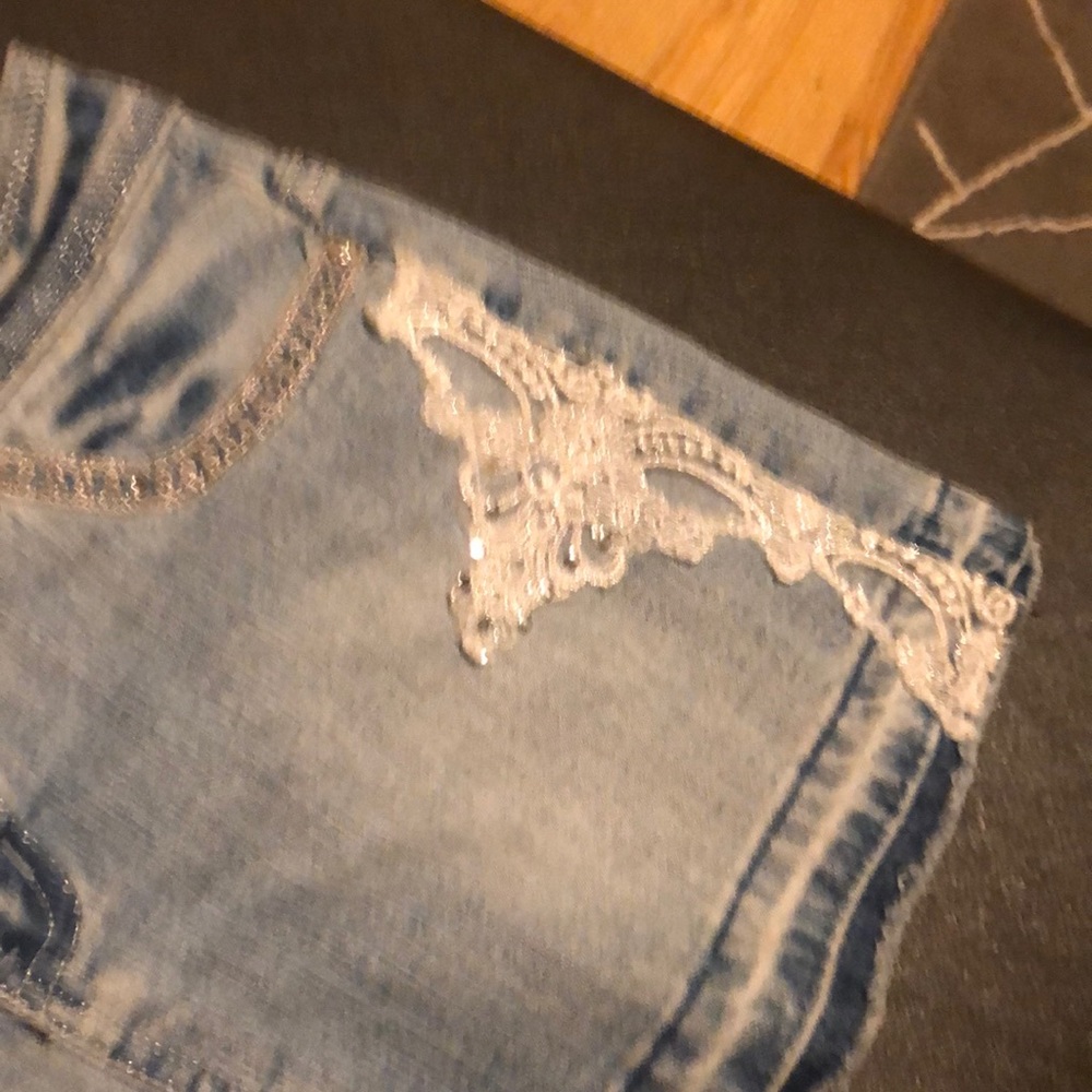 Jewel embezzled white washed jean skirt - Picture 4 of 5